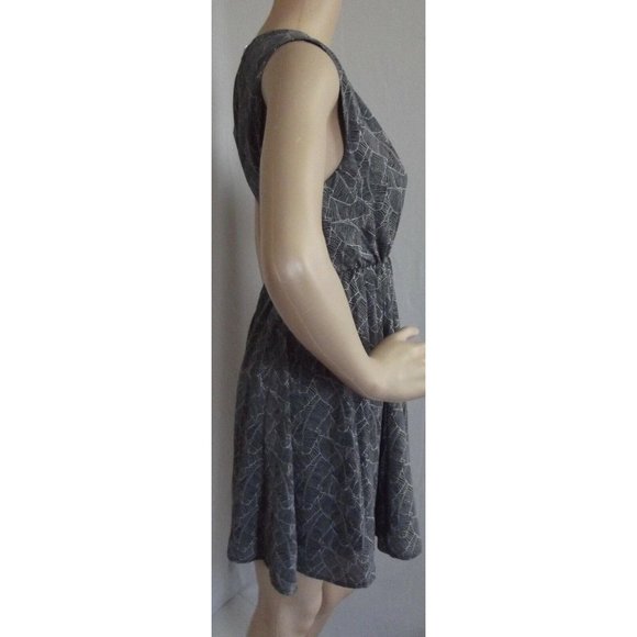 Express Sz 0 Black & White Sleeveless CutOut Back Elastic Waist Leaf Print Dress - Picture 5 of 8